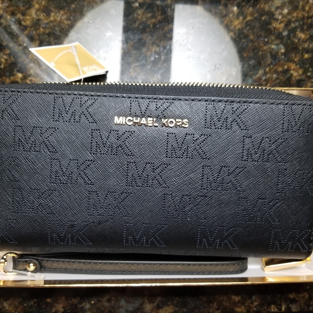 Michael Kors wallet